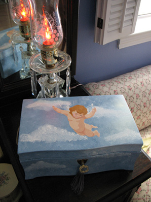 Stenciled Cherub Jewelry Box from www.all-about-stencils.com