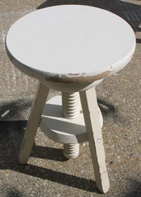 Stenciling a Stool from www.all-about-stencils.com