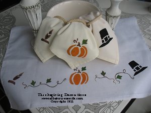 Stenciled Thanksgiving Napkins from www.all-about-stencils.com